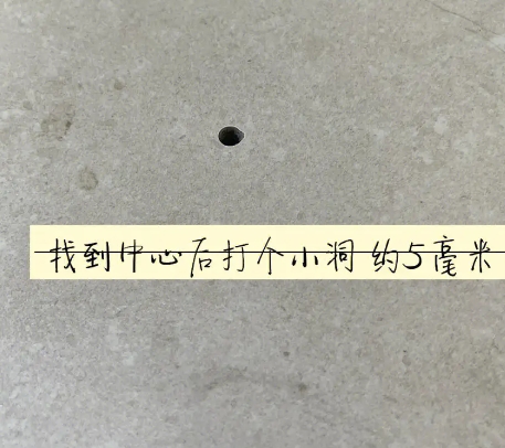 托克逊瓷砖空鼓维修公司专业解答在瓷砖铺贴过程中，如果砂料搅拌不均匀，将会带来以下问题