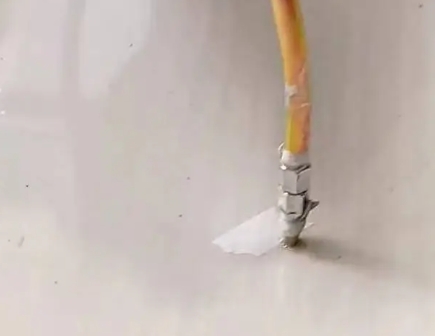 托克逊瓷砖空鼓维修公司专业解答在瓷砖铺贴过程中，如果使用的砂料过粗（如全部使用了粗砂），可能会导致以下问题